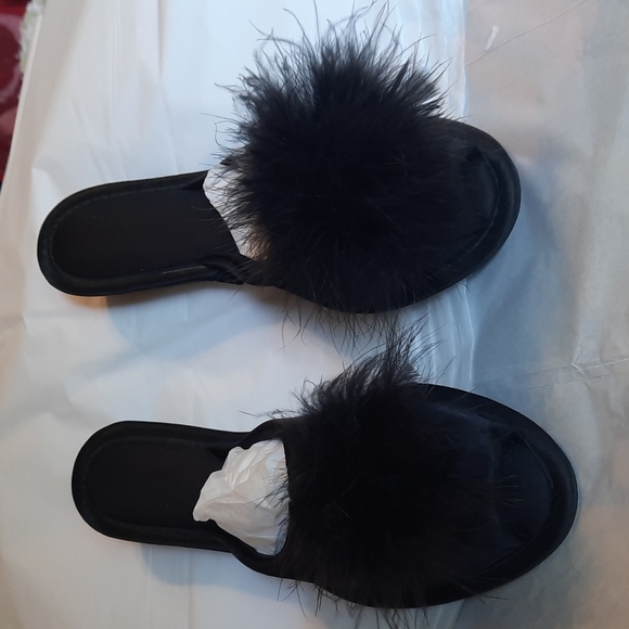 Shoes - Vintage great condition size xl 9.5- 10 1970's fur slipper made in usa fluffy